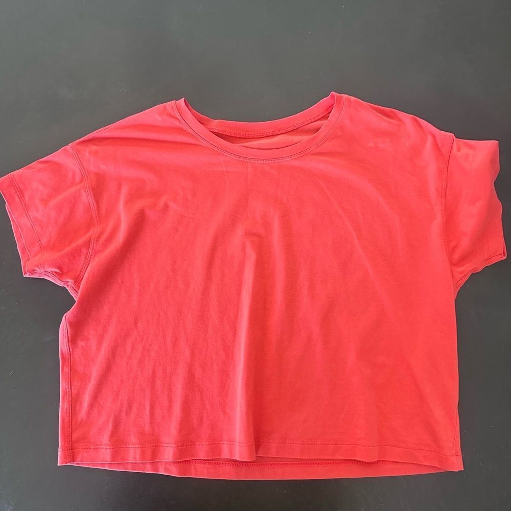 Lululemon Athletica Red Short Sleeve Tee